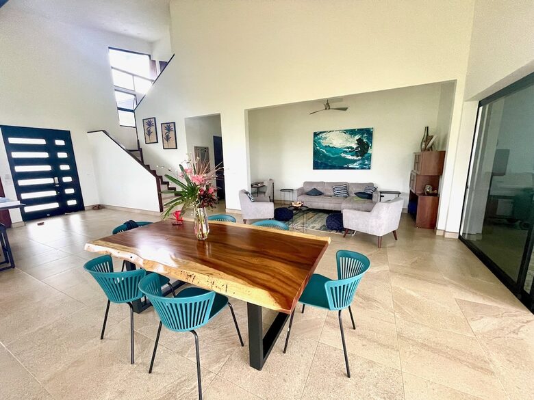 Casa Cascada Panoramic Views and Expansive kitchen - Ojochal, Costa Rica
