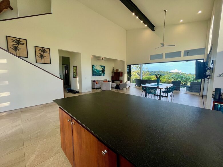 Casa Cascada Panoramic Views and Expansive kitchen - Ojochal, Costa Rica