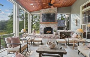 Stunning Saint Francisville Lakefront - Saint Francisville, Louisiana