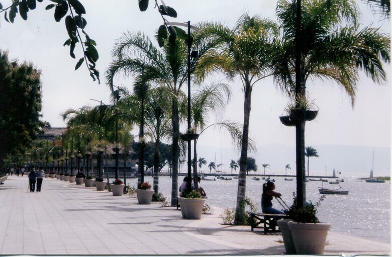 Bugam Villa - Charming Lakeside Home - Chapala, Mexico