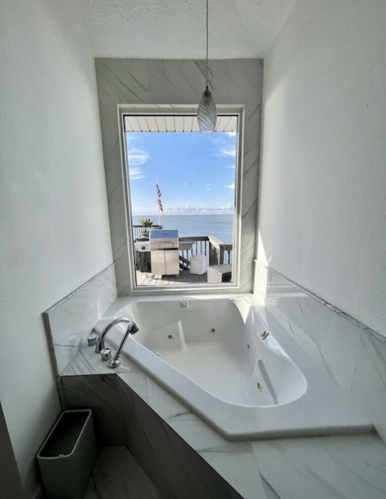 Bayfront Getaway with a Pool and Hot Tub - Galveston, Texas