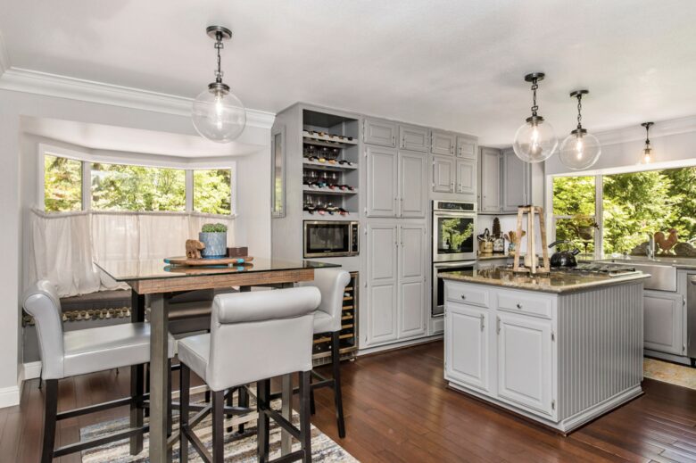 Beautiful Modern Home Walking Distance to Arrowhead Lake and Village - Lake Arrowhead, California