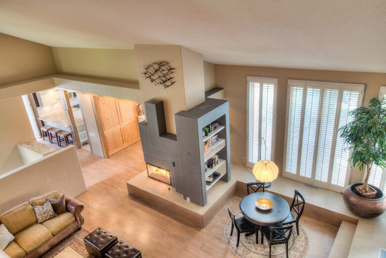 Peaceful Glen: Beautiful 5 bed, 4 bath mountain estate with hot tub + fire pit, close to Denver - Golden, Colorado