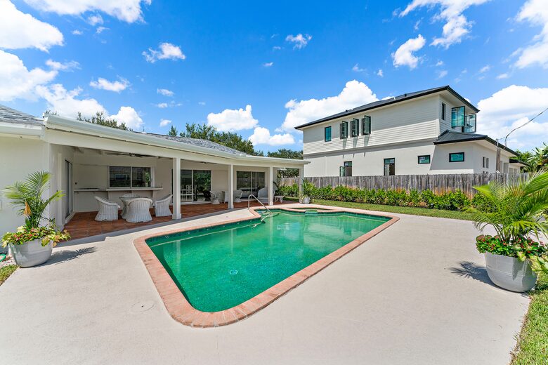 Jupiter Pool House | Minutes to best beaches and golf - Jupiter, Florida