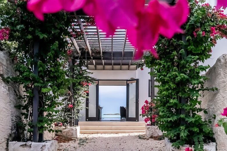 Modern Beachfront 3bdrm/3bath | With pool & incredible view! - Providenciales, Turks and Caicos Islands