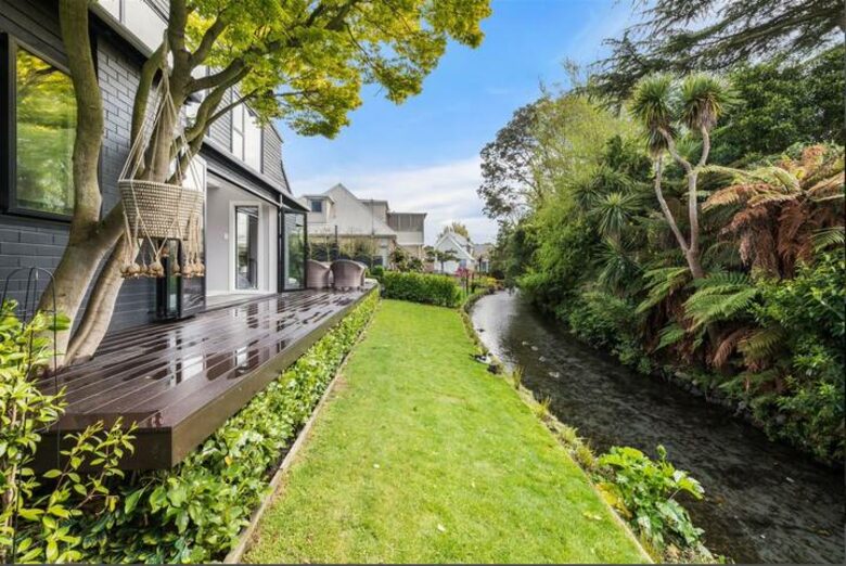 Fendalton Home - Christchurch, New Zealand