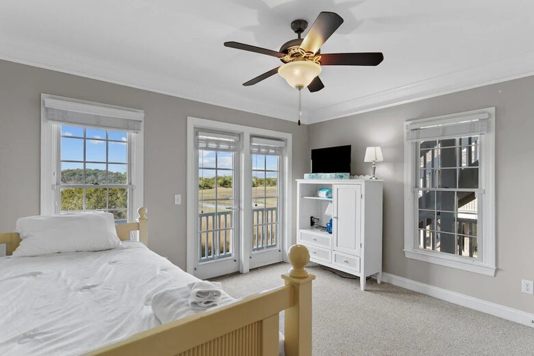Dreamy Waterfront | With Private Beach Access - Holden Beach, North Carolina