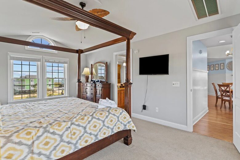 Dreamy Waterfront | With Private Beach Access - Holden Beach, North Carolina