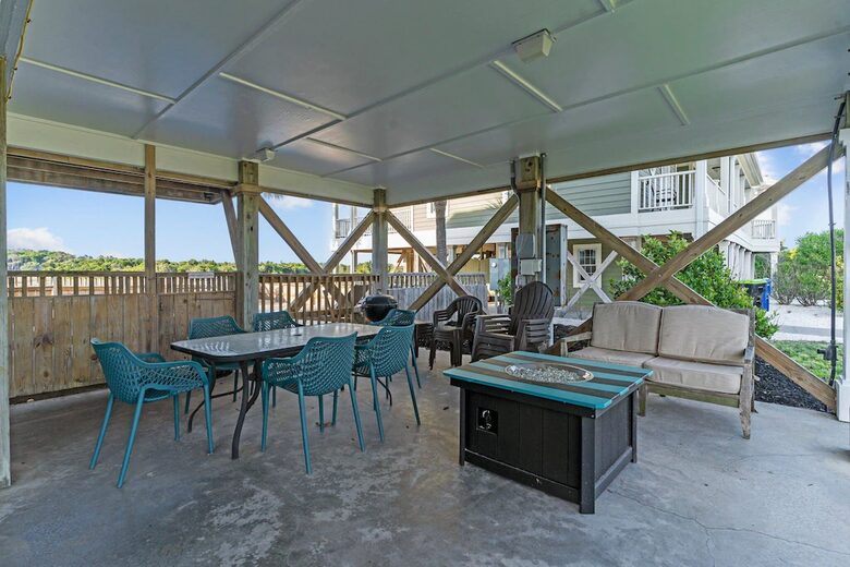 Dreamy Waterfront | With Private Beach Access - Holden Beach, North Carolina