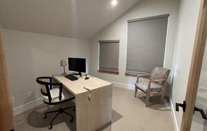 Mountain Modern Home Minutes From Ski Resorts and Lake Tahoe - Truckee, California