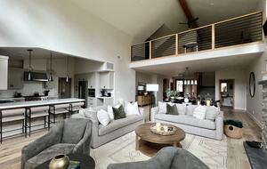 Mountain Modern Home Minutes From Ski Resorts and Lake Tahoe - Truckee, California