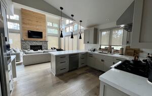 Mountain Modern Home Minutes From Ski Resorts and Lake Tahoe - Truckee, California