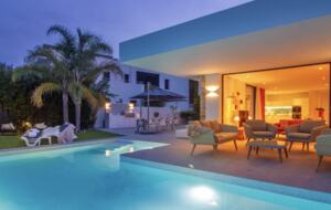 Villa Falco | Family-friendly modern getaway with private pool and yard - Alicante, Spain