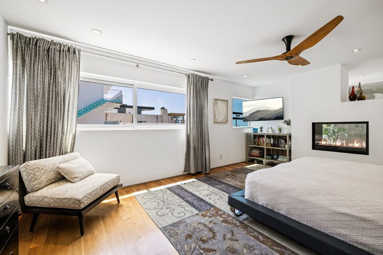 The Blue Wave Luxury Beach House | Manhattan Beach - Manhattan Beach, California