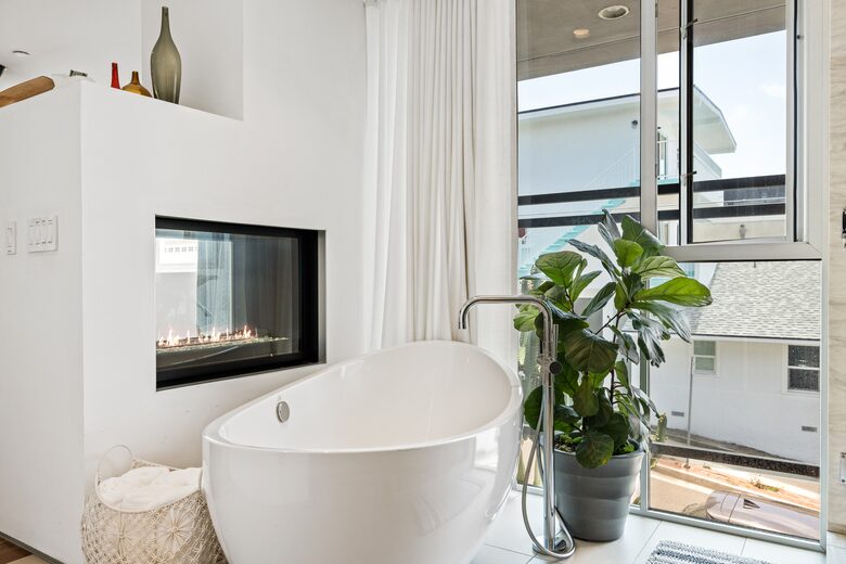 The Blue Wave Luxury Beach House | Manhattan Beach - Manhattan Beach, California