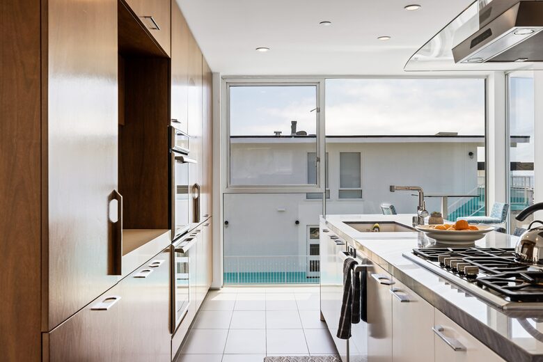 The Blue Wave Luxury Beach House | Manhattan Beach - Manhattan Beach, California