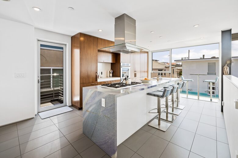 The Blue Wave Luxury Beach House | Manhattan Beach - Manhattan Beach, California