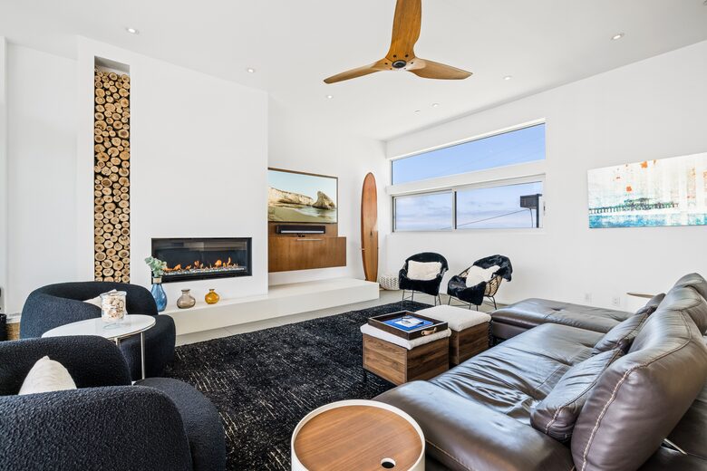 Living Room upstairs