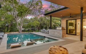 ABOVE - Austin Platinum - Austin, Texas