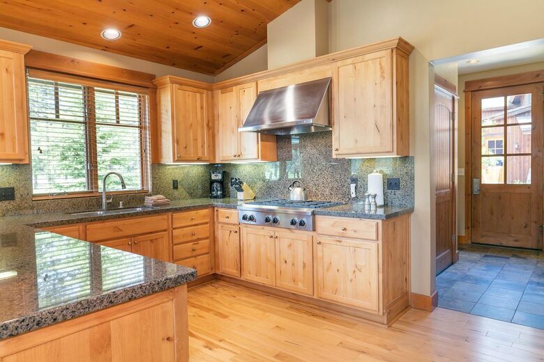 Old Greenwood Cabin in Truckee - Truckee, California