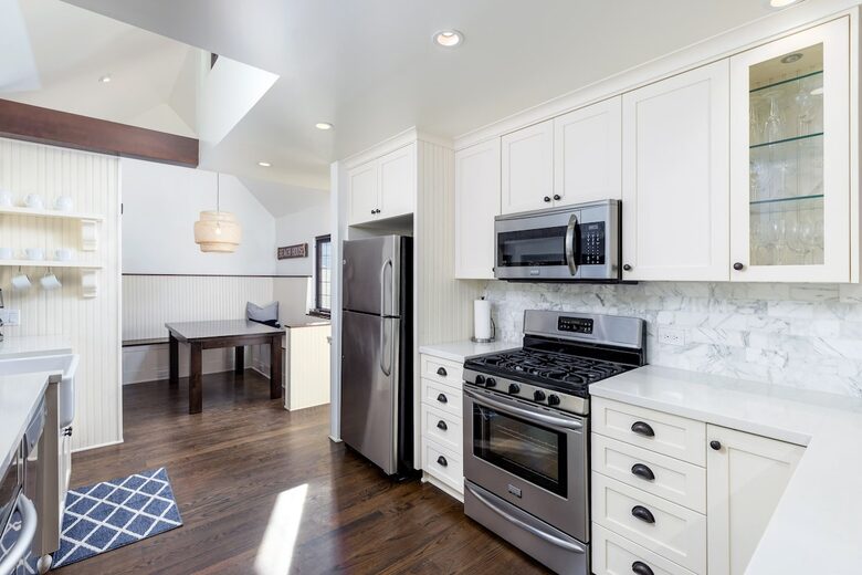 Remodeled Cottage - Minutes to Beach, Park, Shops! - San Diego, California