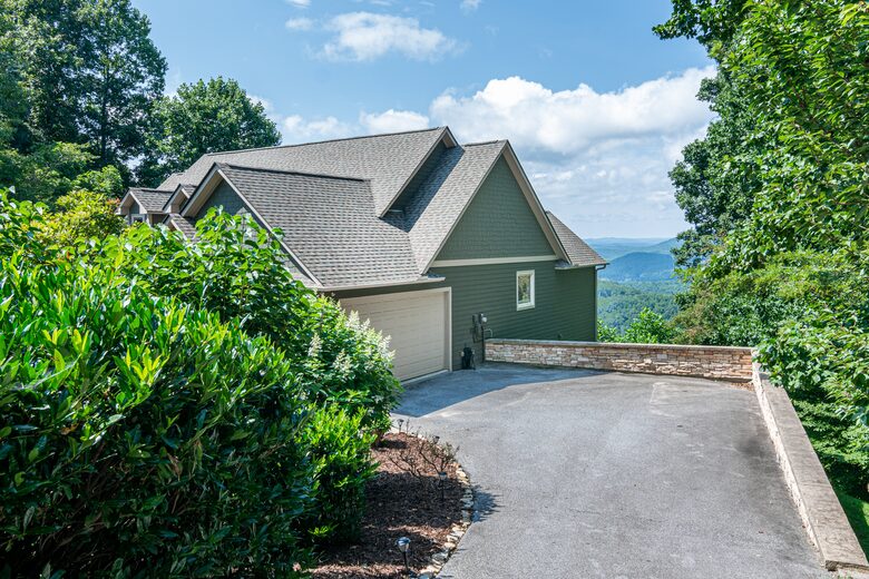 2 car garage and large deck for vehicles
