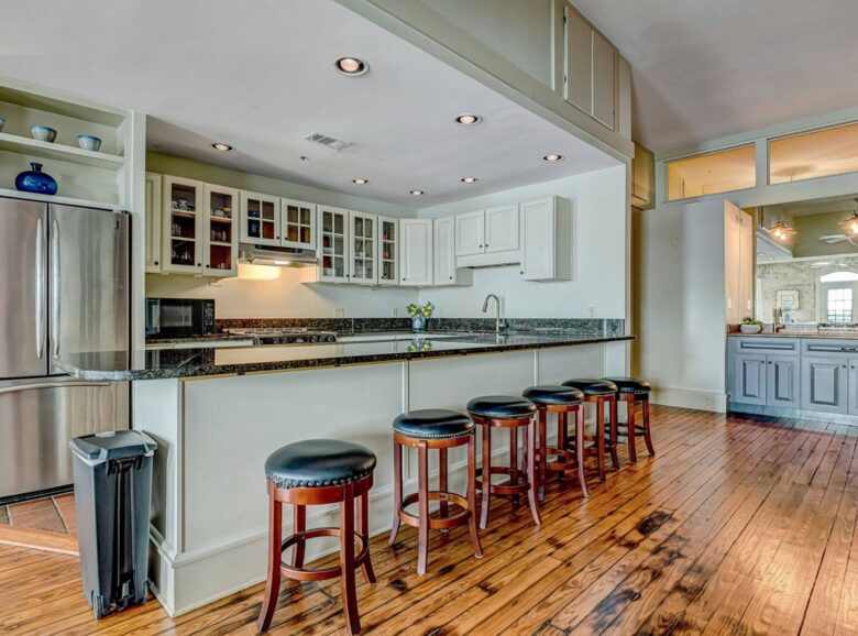 Savannah Riverview Penthouse - Savannah, Georgia