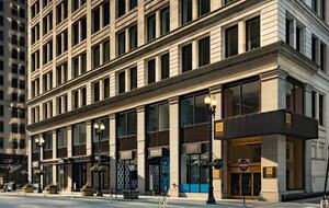1-Bedroom Restored Vintage Loft in the Heart of Chicago - Chicago, Illinois