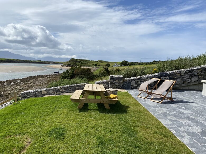 Waterfront Retreat - Ardfert, Ireland