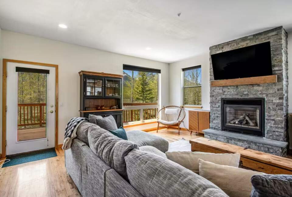 Silverthorne Spacious Getaway - Silverthorne, Colorado