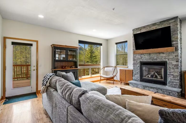 Silverthorne Spacious Getaway - Silverthorne, Colorado