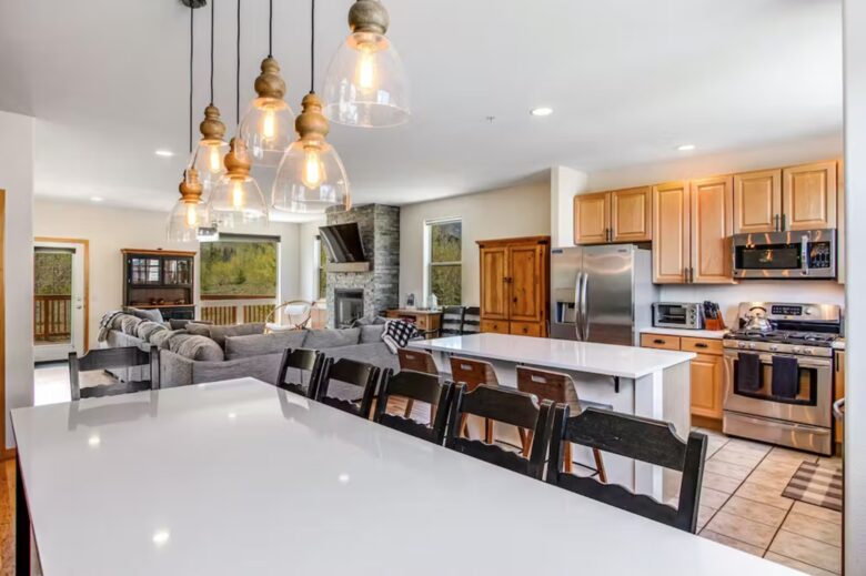 Silverthorne Spacious Getaway - Silverthorne, Colorado