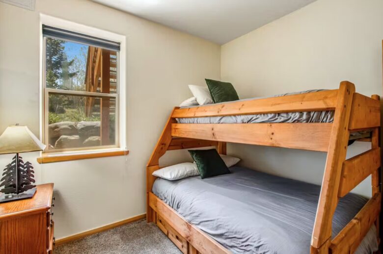 Silverthorne Spacious Getaway - Silverthorne, Colorado