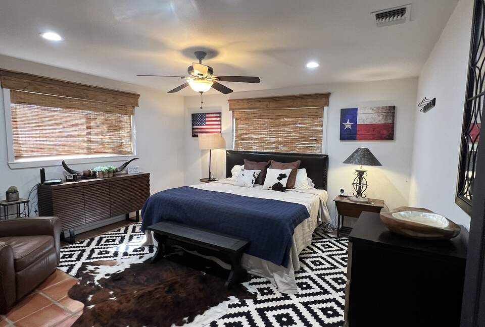 Private Getaway with a Game Room - Near Frio River - Leakey, Texas