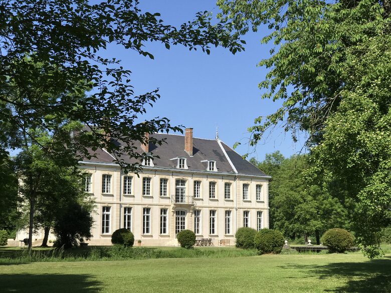 Château d'Isle-sur-Marne (R) - Isle sur Marne, France