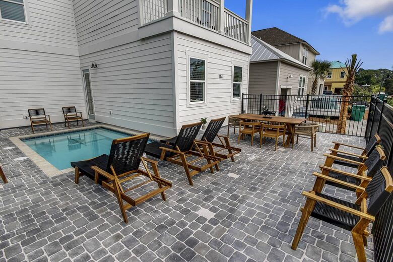 Poolside Paradise | Private *Heated Pool/Free Golf Cart - Santa Rosa Beach, Florida