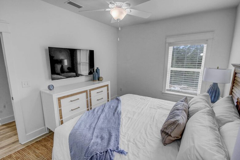 Poolside Paradise | Private *Heated Pool/Free Golf Cart - Santa Rosa Beach, Florida