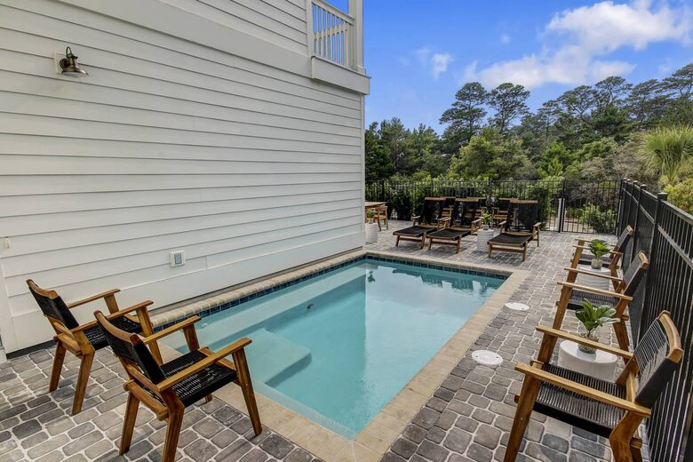 Poolside Paradise | Private *Heated Pool/Free Golf Cart - Santa Rosa Beach, Florida