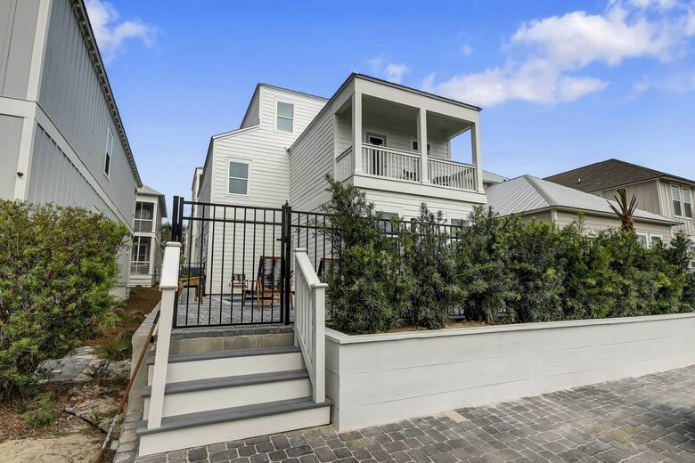 Poolside Paradise | Private *Heated Pool/Free Golf Cart - Santa Rosa Beach, Florida