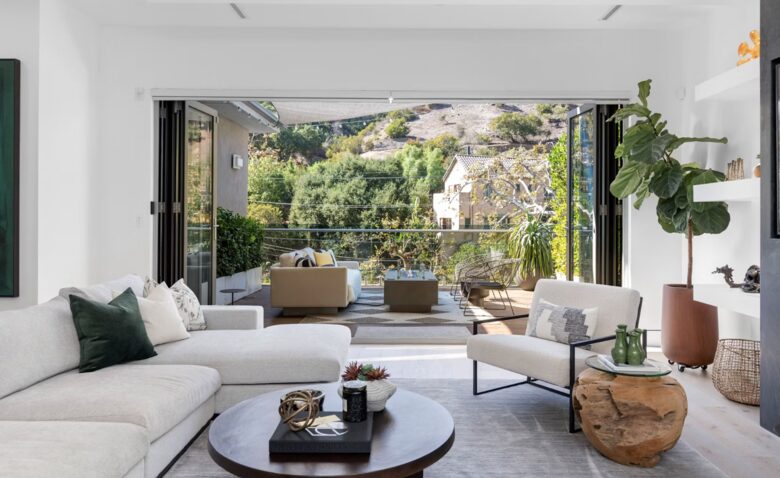 Los Angeles Luxe Getaway with a Pool - Los Angeles, California