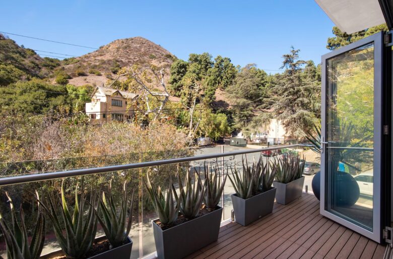 Los Angeles Luxe Getaway with a Pool - Los Angeles, California