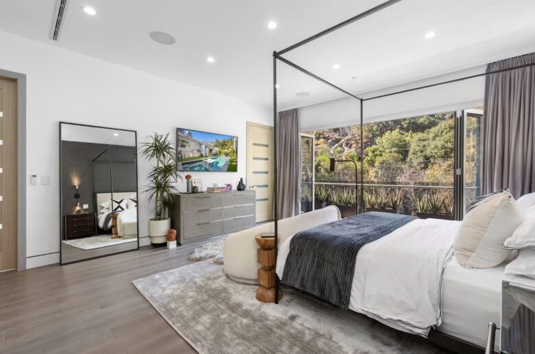 Los Angeles Luxe Getaway with a Pool - Los Angeles, California