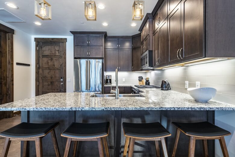 Luxury Mountain View Penthouse | Pool/Spa | Steps to Lift | aka WOW Unit - Park City, Utah