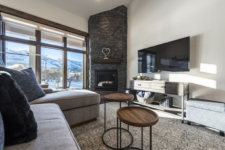 Luxury Mountain View Penthouse | Pool/Spa | Steps to Lift | aka WOW Unit - Park City, Utah