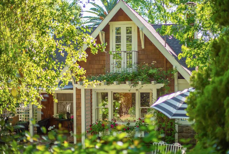 Gorgeous Historic Cottage -  Walk to Town - Ojai, California