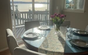 Waterfront retreat on Vashon; with a beach and hot tub! - Vashon, Washington
