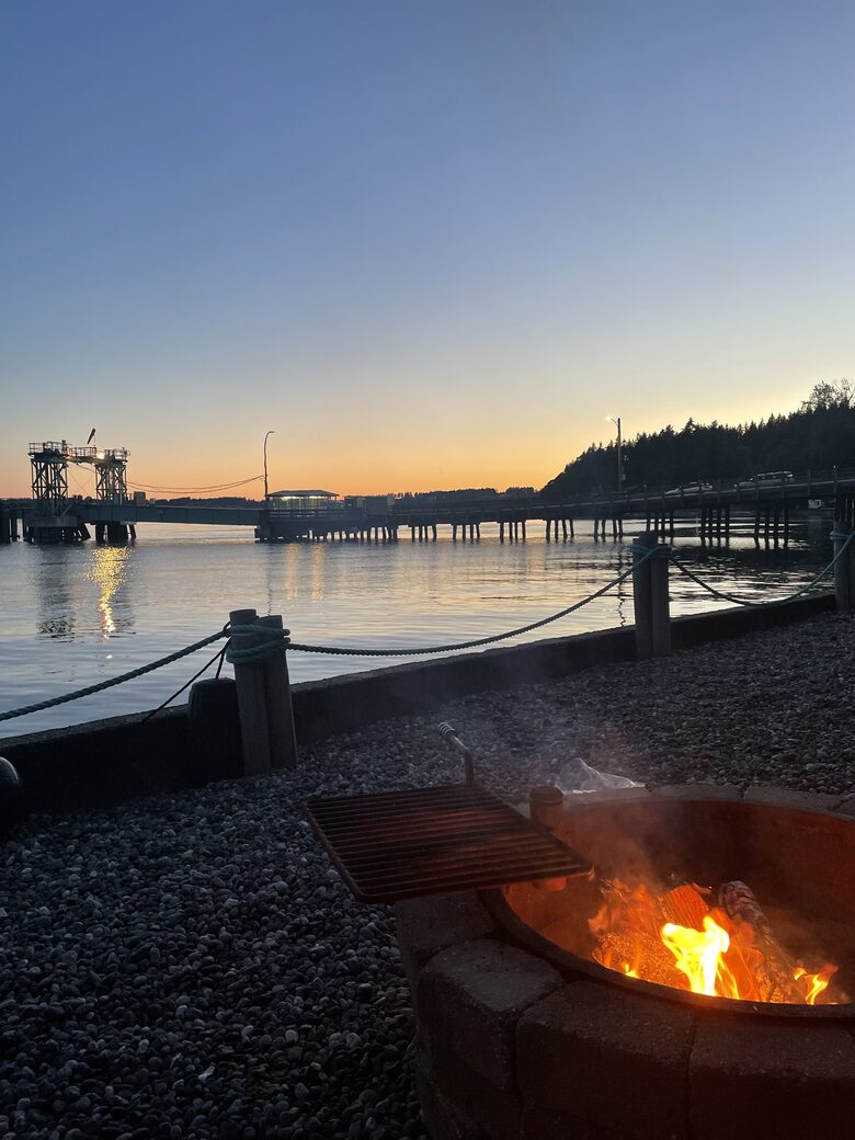 Waterfront retreat on Vashon; with a beach and hot tub! - Vashon, Washington