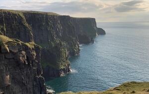 Cottage with breathtaking views atop the Cliffs of Moher - Doolin, Ireland