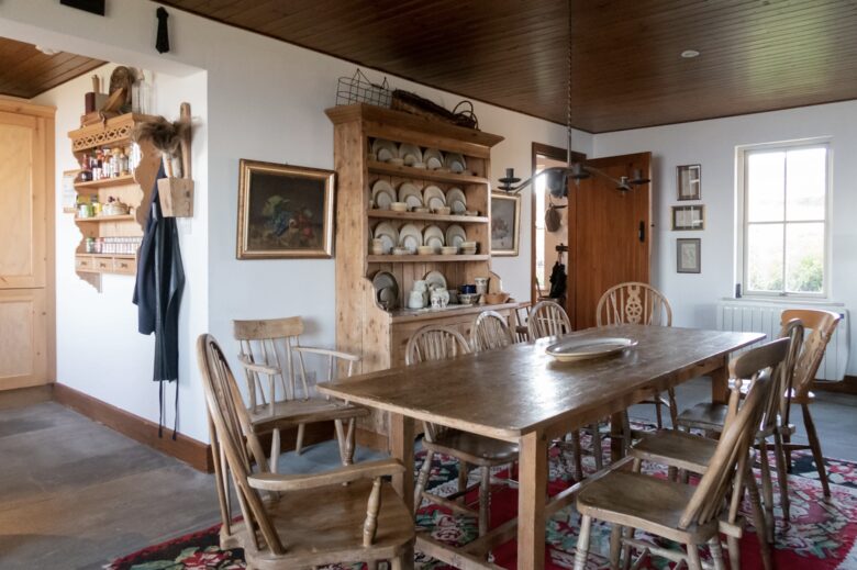 Cottage with breathtaking views atop the Cliffs of Moher - Doolin, Ireland