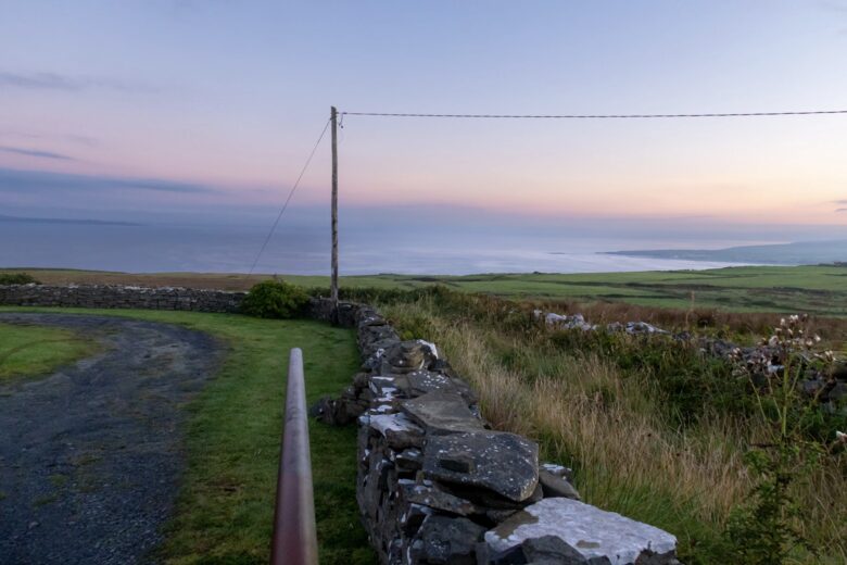 Cottage with breathtaking views atop the Cliffs of Moher - Doolin, Ireland